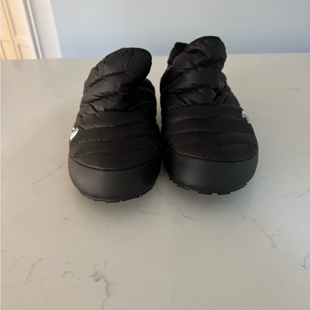 The North Face Black Quilted Men's Slipper- thermoball